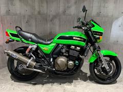 カワサキ　ＺＲＸ４００　ベガスポーツスリップオンマフラー　タックロールシート　マルチリフレクター　スライダー　バーエンド　グリップ