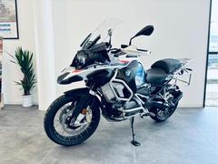 ＢＭＷ　Ｒ１２５０ＧＳ　Ａｄｖｅｎｔｕｒｅ　スタイルＧＳトロフィー　パニアケースホルダー　ナビホルダー　キーレスライド　グリップヒーター