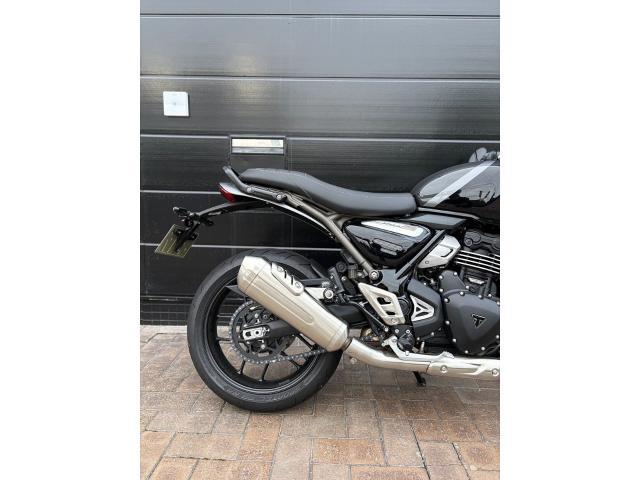 スピード400 ABS ノーマル車 正規ディーラー車
