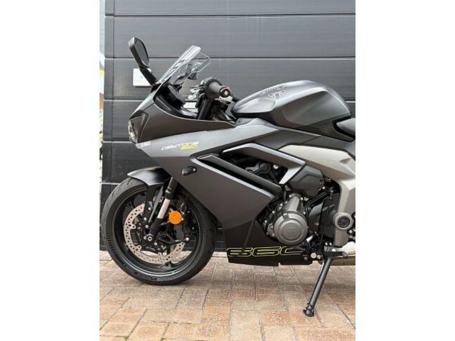 デイトナ660 ABS ノーマル車 正規ディーラー車