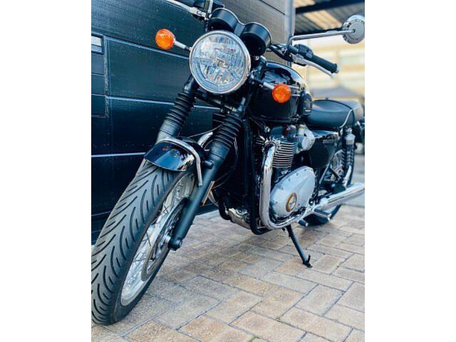 ボンネビルT120 正規ディーラー車 ABS JETBLACK