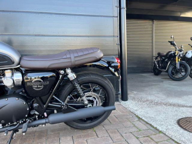 ボンネビルT120