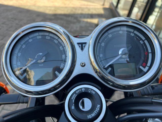 ボンネビルT120