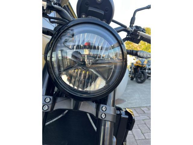 トライデント660