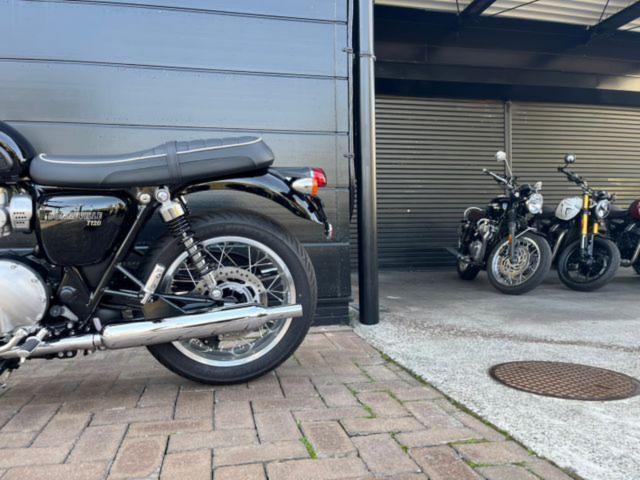 ボンネビルT120