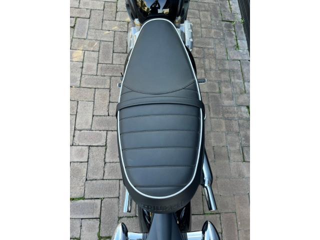 ボンネビルT120