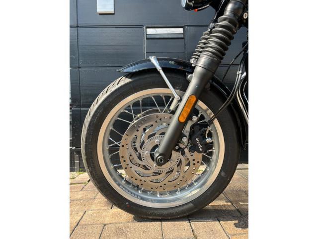 ボンネビルT120