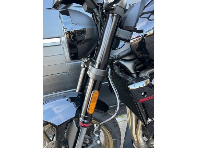 トライデント800