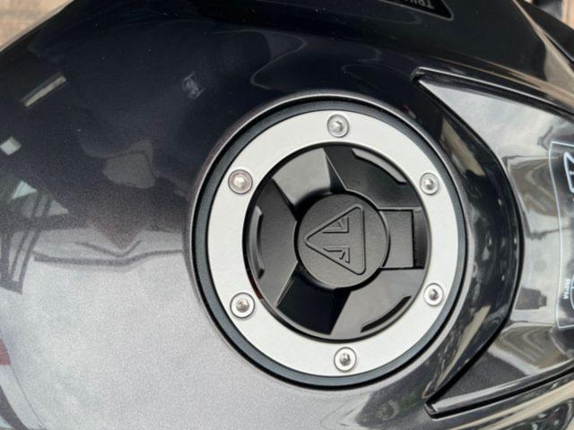 ストリートトリプルRS 未走行車