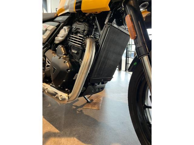 スラクストン400