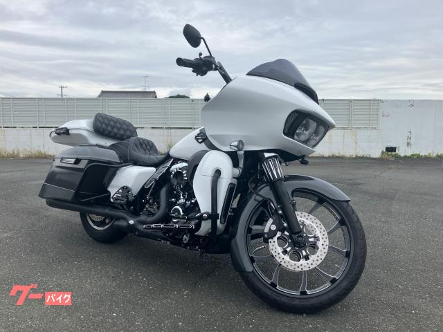 ＦＬＴＲＵ　ロードグライドウルトラ　ツーリング　バックギア　ドラレコ　オーリンズサス　ＰＭホイール　ＣＦＲダブルフルートマフラー