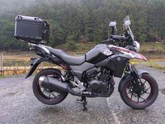 スズキ　Ｖ−ストローム２５０　ＡＢＳ　ＥＴＣ　グリップヒーター　パニアケース付き