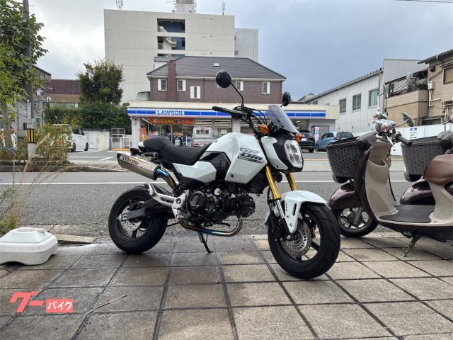 グロム　現行モデル　ＯＶＥＲマフラー　リアサス　フェンダーレス　ウインドシールド