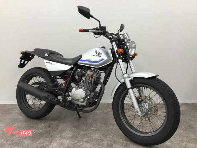ＦＴＲ２２３　スペンサーカラー　グリップヒーター　ブレースバー　ハンドル　ミラー　ブーンシルバーメタリック