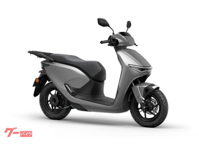 ＣＵＶ　ｅ：　電動スクーター　ＥＶ　原付二種　７．０インチＴＦＴフルカラー液晶メーター　プレミアムシルバーメタリック