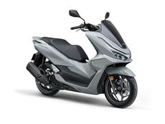 ホンダ　ＰＣＸ１６０　２０２５年モデル　最新型　新デザイン　新形状ヘッドライト　新形状テールランプ