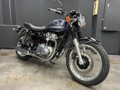 カワサキ　Ｗ８００　２０２３年モデル　ＡＢＳ　ＥＴＣ２．０　グリップヒーター標準装備　前後ディスクブレーキ搭載