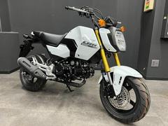 ホンダ　グロム　２０２４年モデル　ＡＢＳ　ギヤポジションインジケーター内蔵メーター　前後ディスクブレーキ　シート高７６１ｍｍ　ＬＥＤヘッド