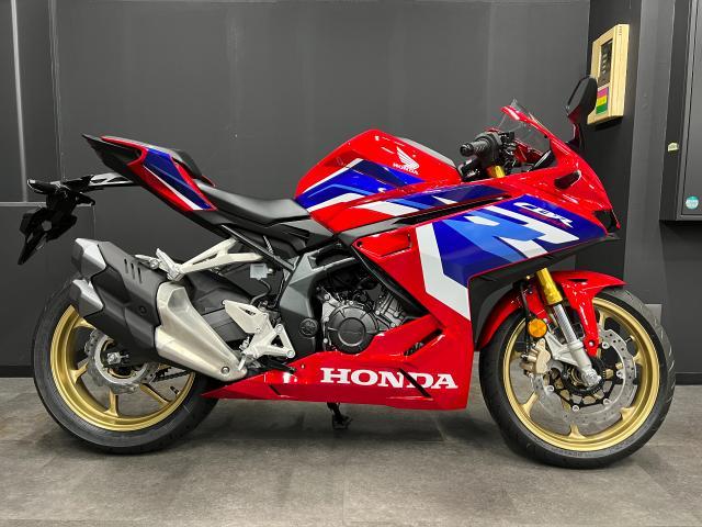 CBR250RR MC51 2020 グランプリレッド　 カウル 左右セット HONDA CBR250RR グランプリレッド レイヤードカウル MC51 - YouTube
