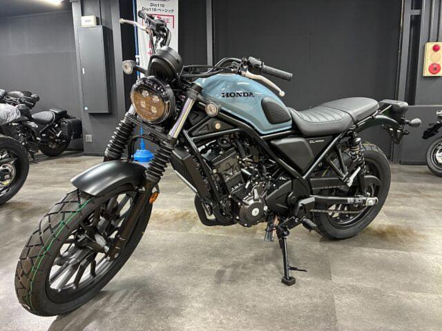 ホンダ CL250 2025年モデル 新設計シート 新形状フットペグ