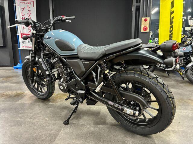 ホンダ CL250 2025年モデル 新設計シート 新形状フットペグ