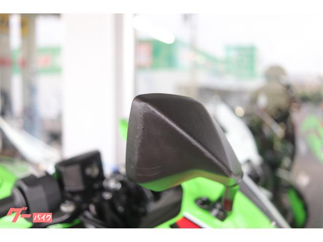カワサキ Ninja ZX－4RR ABS カーボンタンクカバー GB