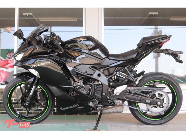 カワサキ Ninja ZX－25R ABS ノーマル ブラック フロント