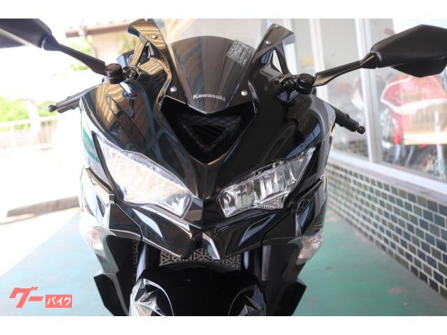 カワサキ Ninja ZX－25R ABS ノーマル ブラック フロント