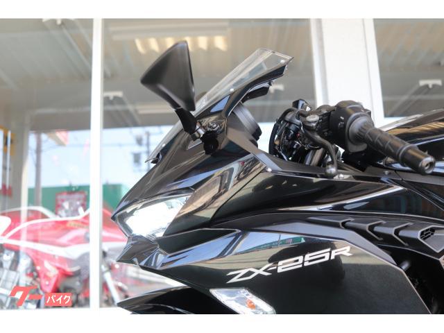 カワサキ Ninja ZX－25R ABS ノーマル ブラック フロント