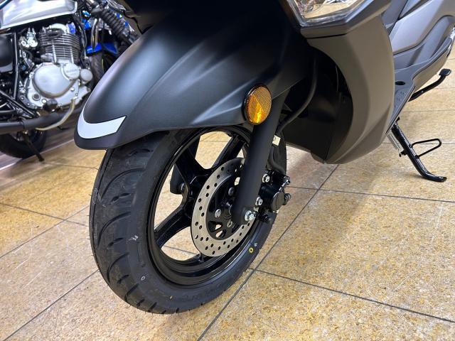 スズキ バーグマンストリート１２５ＥＸ リアボックス ＳＨＡＤ３４Ｌ｜（有）まえだ二輪｜新車・中古バイクなら【グーバイク】