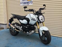 ホンダ　グロム　ワンオーナー車ウインカー　サス　アンダーガード　キャリア　マフラー等カスタム　スペアキー有　メーカー保証Ｒ８年６月迄付