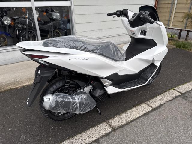 ホンダ PCX パールスノーフレークホワイト 2025年モデル