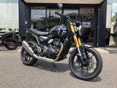 ＴＲＩＵＭＰＨ　スピード４００　２０２２年モデル　サドルバッグ　エンジンガード　灯火類ＬＥＤ　シングルモダンクラシック