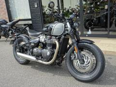 ＴＲＩＵＭＰＨ　ボンネビル　ボバー　２０２５年モデル　サドルシート　スポークホイール　ＬＥＤヘッドライト　フラットハンドル