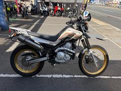 ヤマハ　セロー２５０　Ｓ　２００８年式　リアキャリア　サドルバッグサポート　ＵＳＢ電源　カスタムマフラー　社外ハンドル