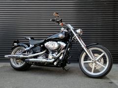 ＨＡＲＬＥＹ−ＤＡＶＩＤＳＯＮ　ＦＸＣＷＣ　ソフテイルロッカーＣ　２０１１年モデル　ＥＴＣ　Ｐ＆Ａヒーテッドグリップ　サドルバッグ