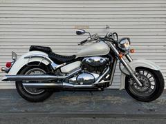 スズキ　イントルーダークラシック　ホワイト