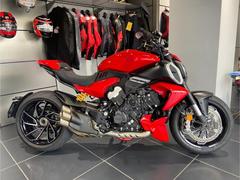 ＤＵＣＡＴＩ　ディアベルＶ４