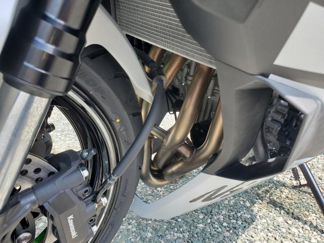 カワサキ Ninja ZX-4R SE ABS/トラクション カワサキ Ninja ZX-4R SE ABS/トラクション
