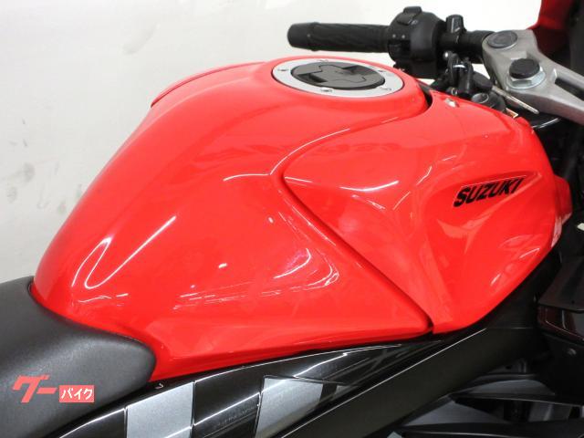 GSX-R125 タンク 赤 新品未使用 スズキ GSX－R125 ABS 2021年モデル｜バイクプラザ丸亀