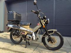 ホンダ　ＣＴ１２５ハンターカブ　ＡＢＳ　ＨＯＮＤＡグリップヒター　クーケースＱ１アルミトップケース４５Ｌ　サイドスタンドプレート