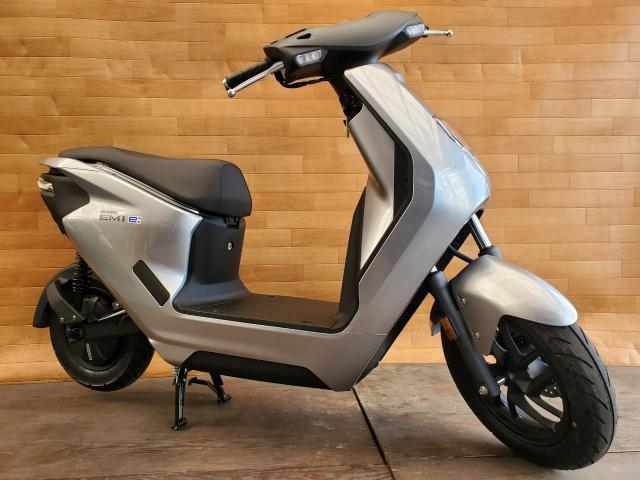 ホンダ EM1 e： 新型 電動スクーター USBソケット 反転液晶表示 