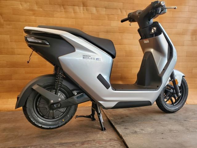ホンダ EM1 e： 新型 電動スクーター USBソケット 反転液晶表示 