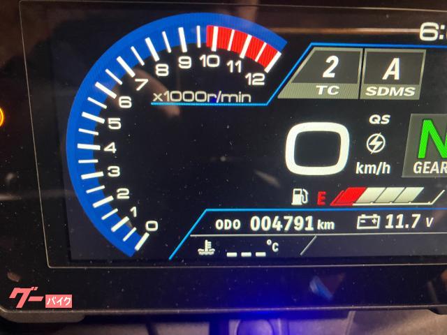 スズキ GSX－8R ヨシムラフルエキ ミツバ製ドラレコ ゼログラ