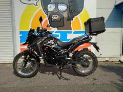 ＳＹＭ　ＮＨ　Ｔ　１２５　１２５ｃｃアドベンチャーバイク　クラッシュガード　トップケース装備