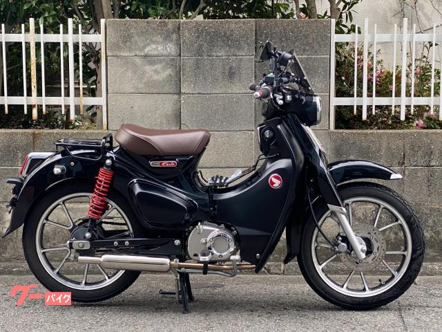 スーパーカブＣ１２５　ＹＳＳ製リアショック装備　メーターバイザー　キャプトンマフラー