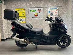 スズキ　スカイウェイブ２５０　タイプＭ　ホワイトカーボンマフラー　ＥＴＣ　リアボックス　グリップヒーター