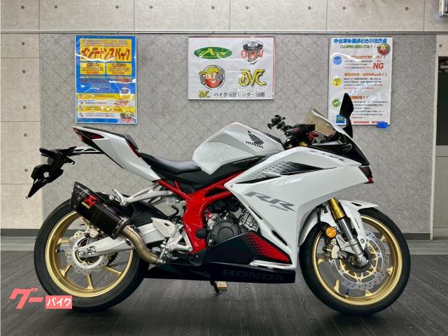 ＣＢＲ２５０ＲＲ　アクラポビッチスリップオン　クイックシフター　スクリーン　ＥＴＣ　ＵＳＢ