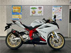 ホンダ　ＣＢＲ２５０ＲＲ　アクラポビッチスリップオン　クイックシフター　スクリーン　ＥＴＣ　ＵＳＢ