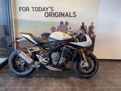 ＴＲＩＵＭＰＨ　スピードトリプル１２００ＲＲ　クリスタルホワイト